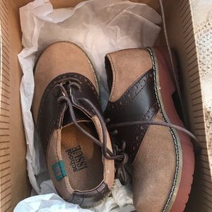 Boys saddle shoes bucks 8 1/2 8.5